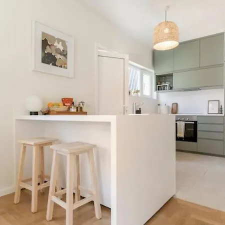 Lidador Boutique Ap With Garden - Alvaro Porto